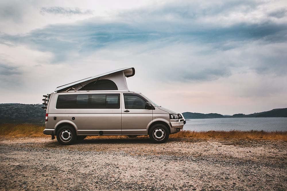 Volkswagen california avec un toit relevable